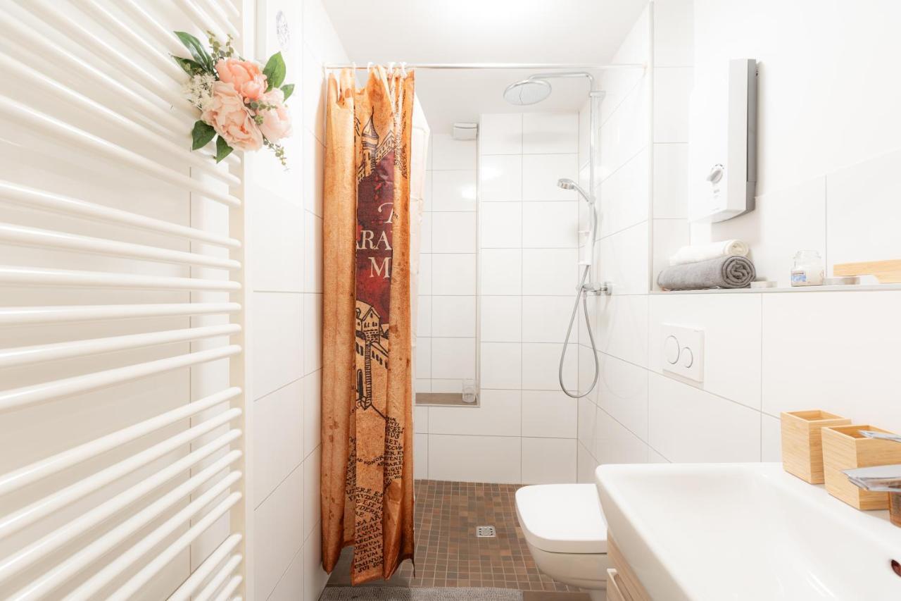 - Magical Harry Potter Apartment In Duisburg - 2 Mins Central Station Hbf - Kingsize Bed & Netflix - Exterior photo
