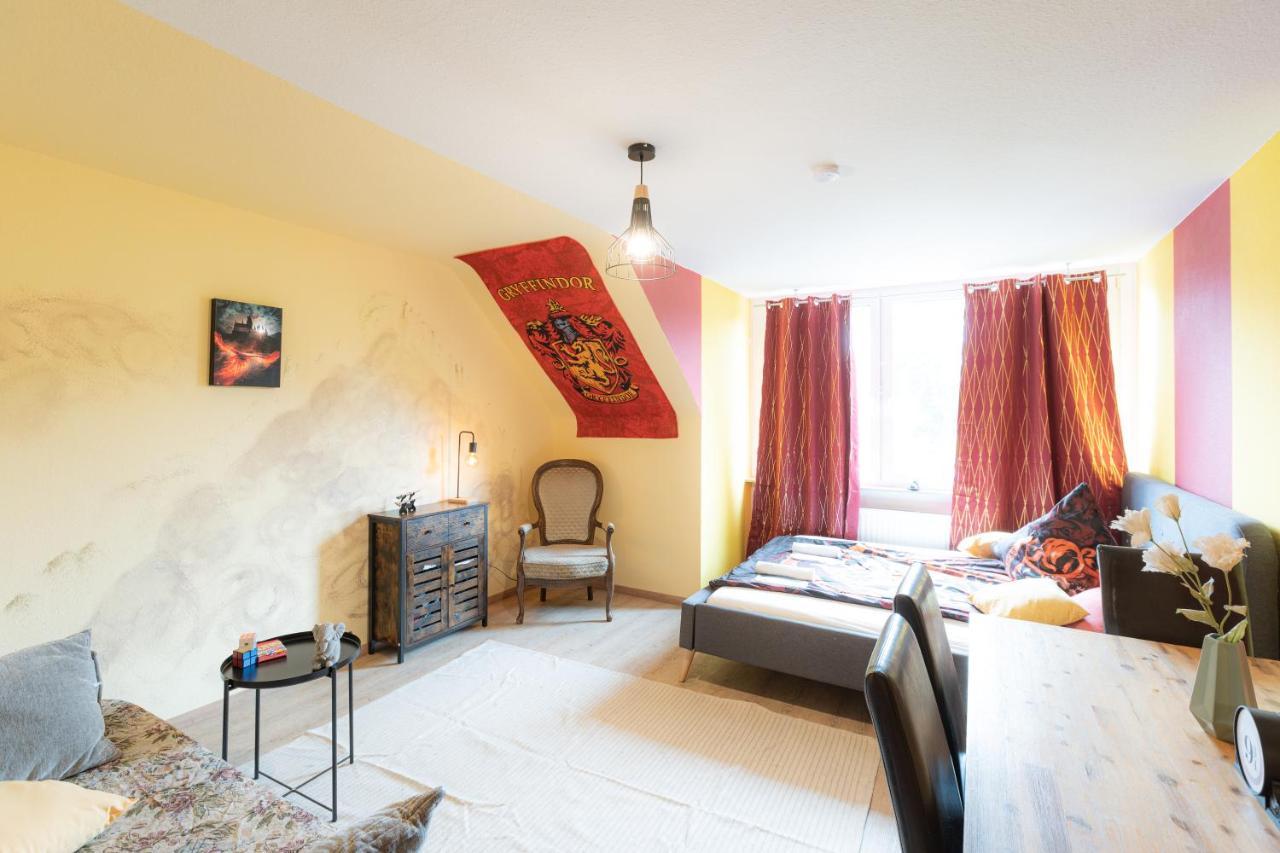 - Magical Harry Potter Apartment In Duisburg - 2 Mins Central Station Hbf - Kingsize Bed & Netflix - Exterior photo
